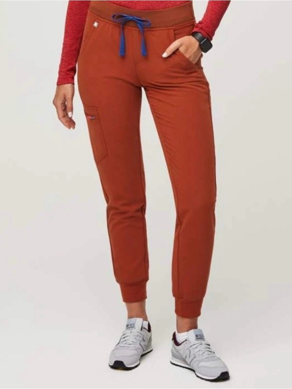 🍁 FIGS Auburn Scrub joggers * Limited Edition color*